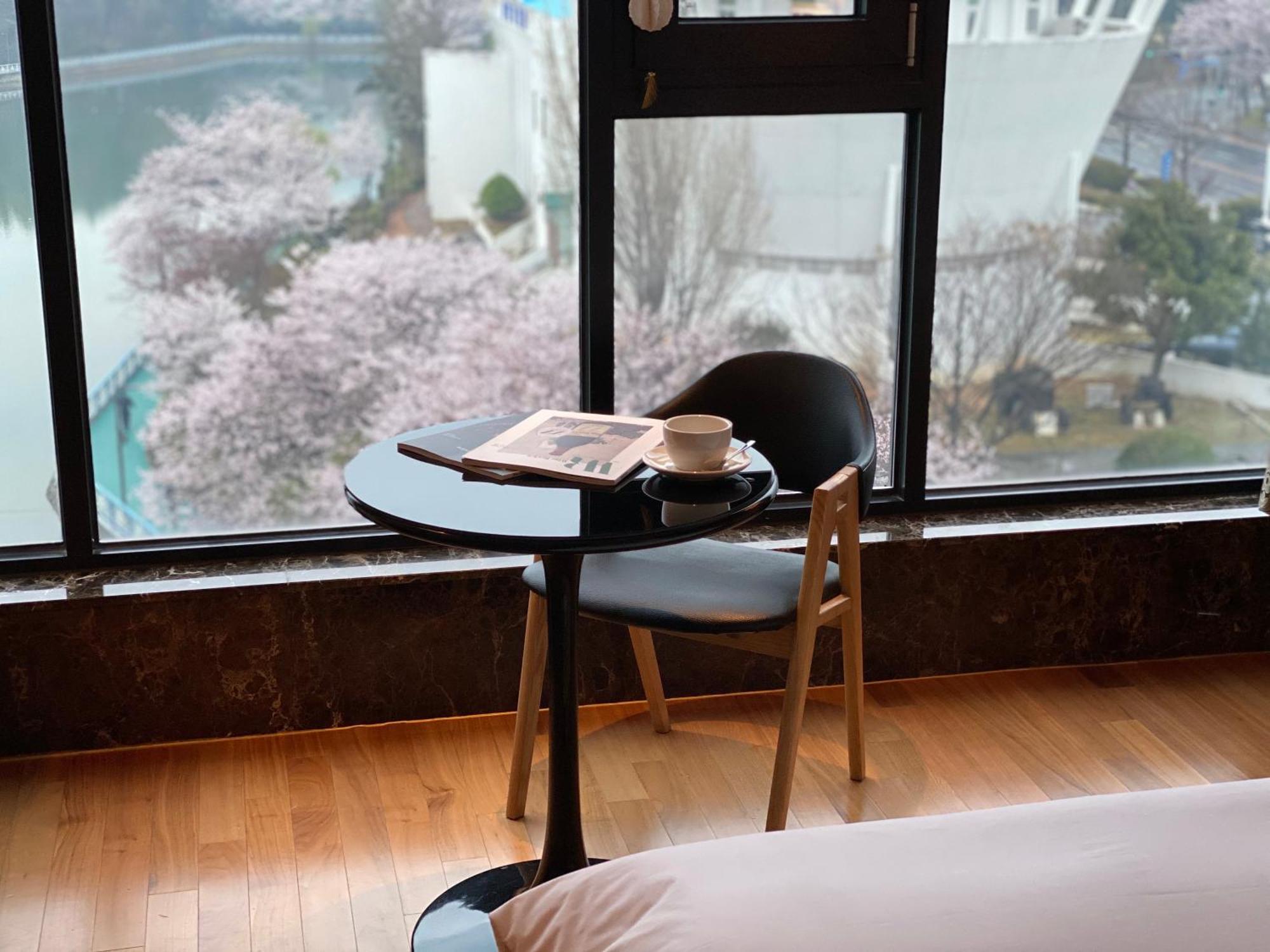Hotel Avenue Changwon Quarto foto