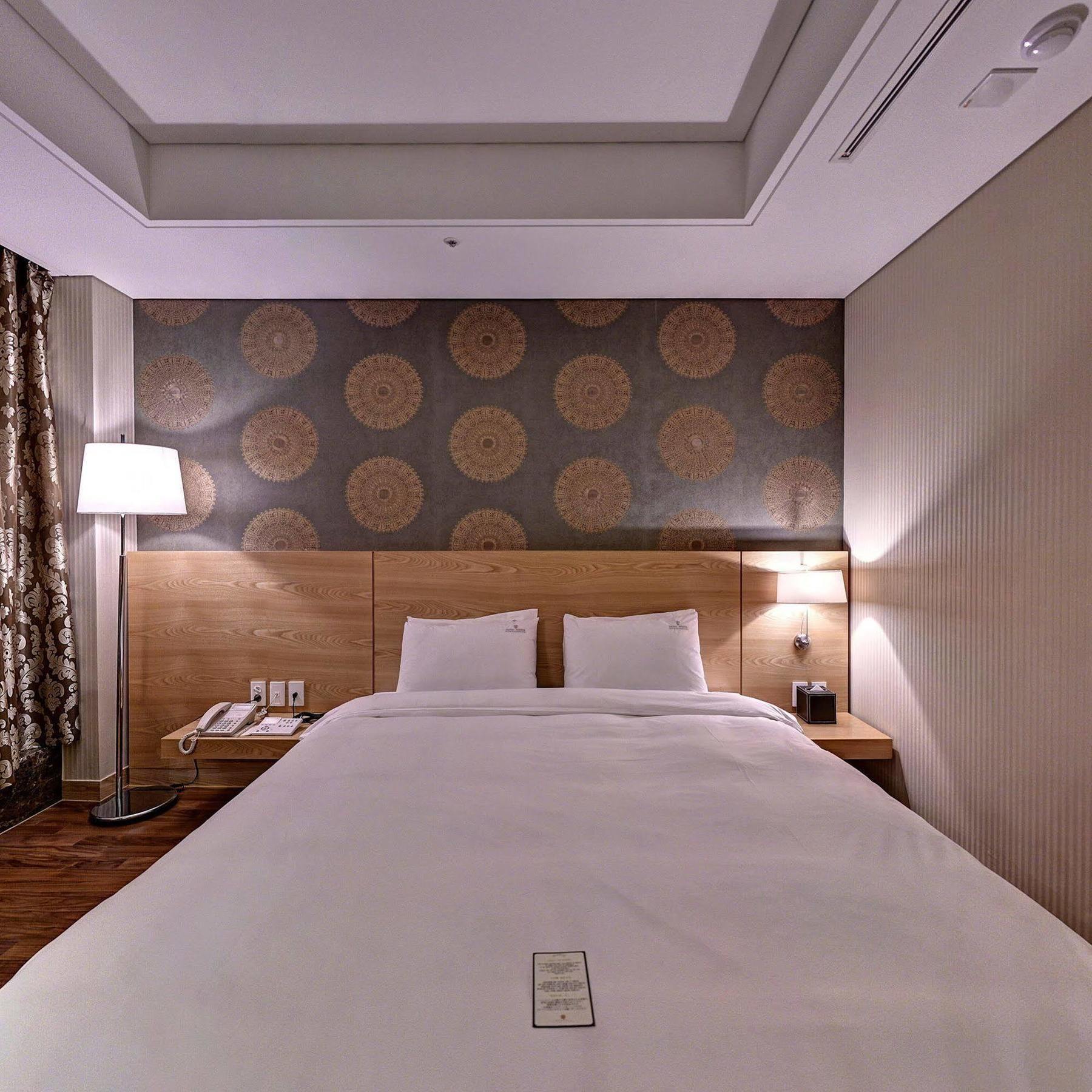 Hotel Avenue Changwon Exterior foto