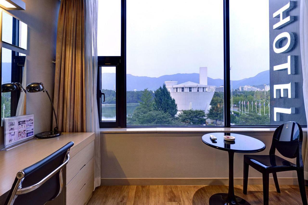 Hotel Avenue Changwon Exterior foto