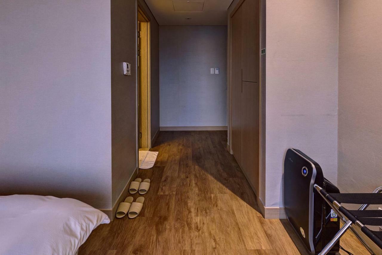 Hotel Avenue Changwon Exterior foto